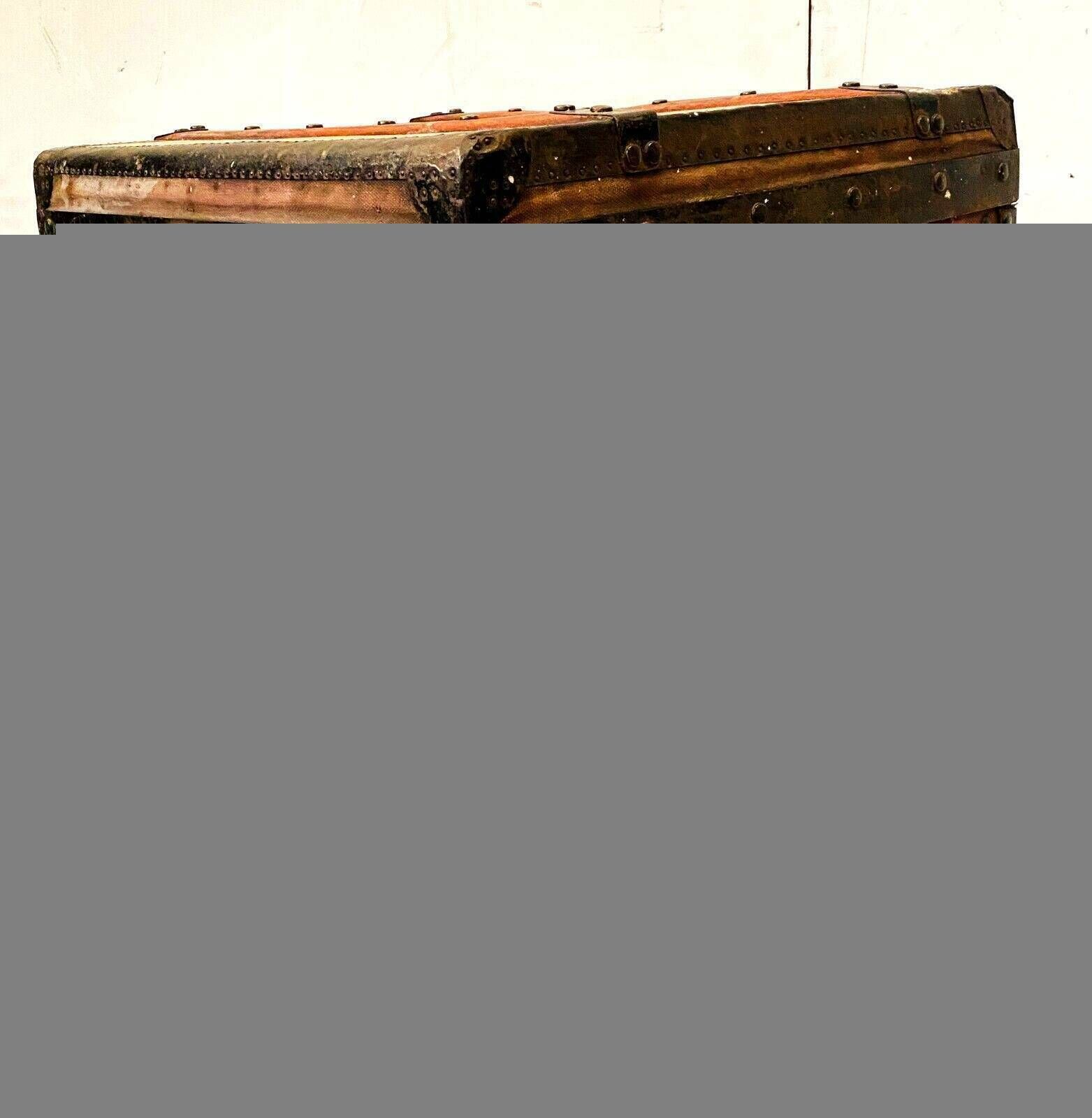 photo furniture Travel Trunk In Wood And Wrought Iron 20th Century