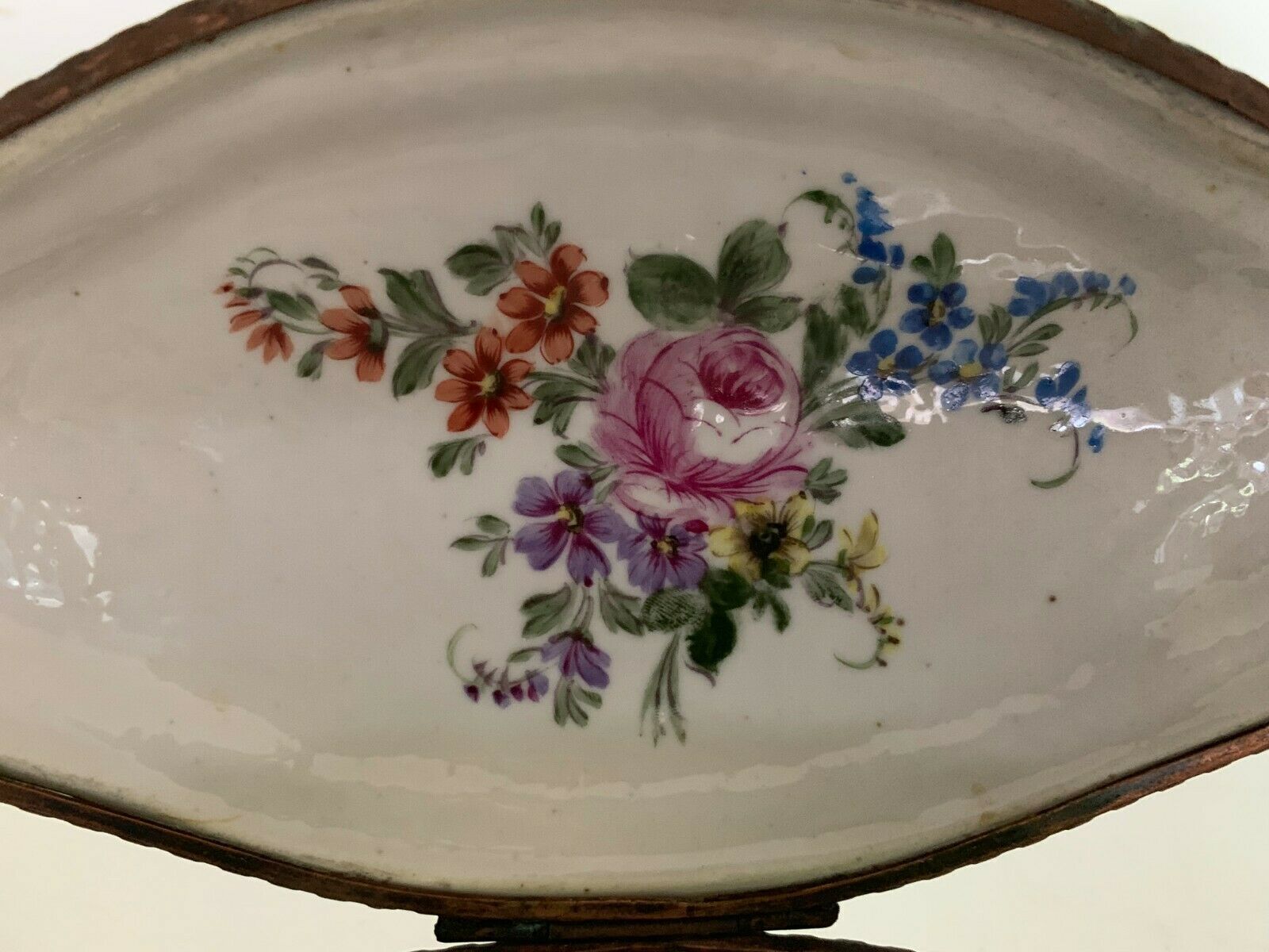 photo furniture Polychrome Porcelain Oval Box 20th Century Bonbonnière Jewelry Box