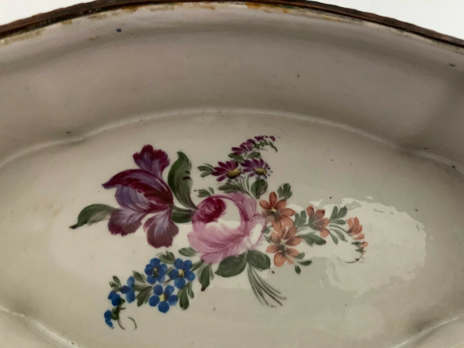photo for sale Polychrome Porcelain Oval Box 20th Century Bonbonnière Jewelry Box