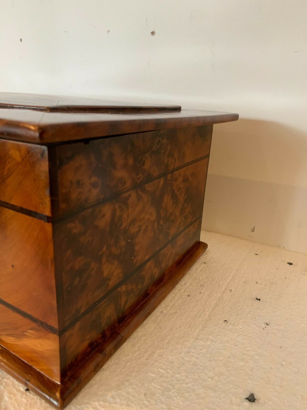 Twentieth Century Interior Thuja Burl Jewelry Box photo 325.8848745