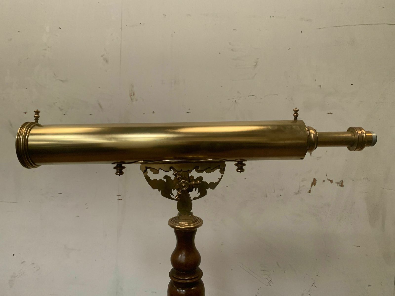 Telescope In Brass And Support Foot In Mahogany XX Century photo vintage
