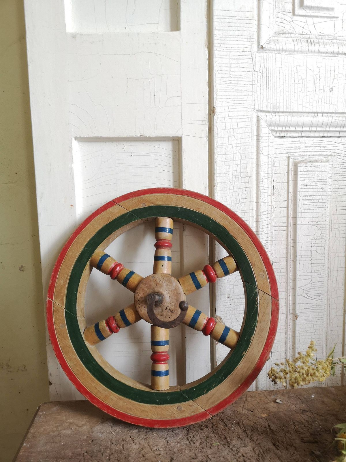 Spinning Wheel Antique Old 1930s Rustic Home Decor Round Wall Hanging Gift Idea Old Wood Wall Art Primitive Wooden Spinning Wheel