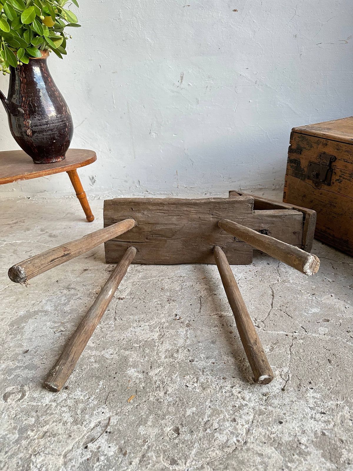 Timeless Heritage: Antique Oak Wool Shredder & Primitive Bench   Handcrafted Elegance For Spinning And Seating Rare Slice Of Farming History photo 135.0