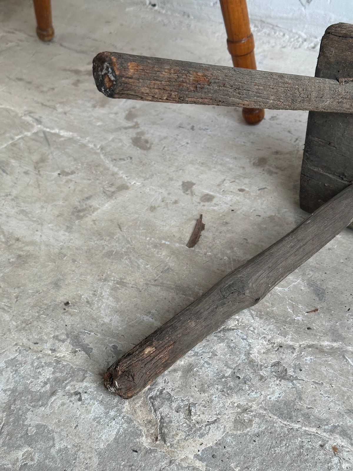 Vintage Rustic Hand Made Milking Stool Or Primitive Bedside Occasional Table. Hand Crafted In The Early 1900, Shabby Gnarly Patina photo vinterior