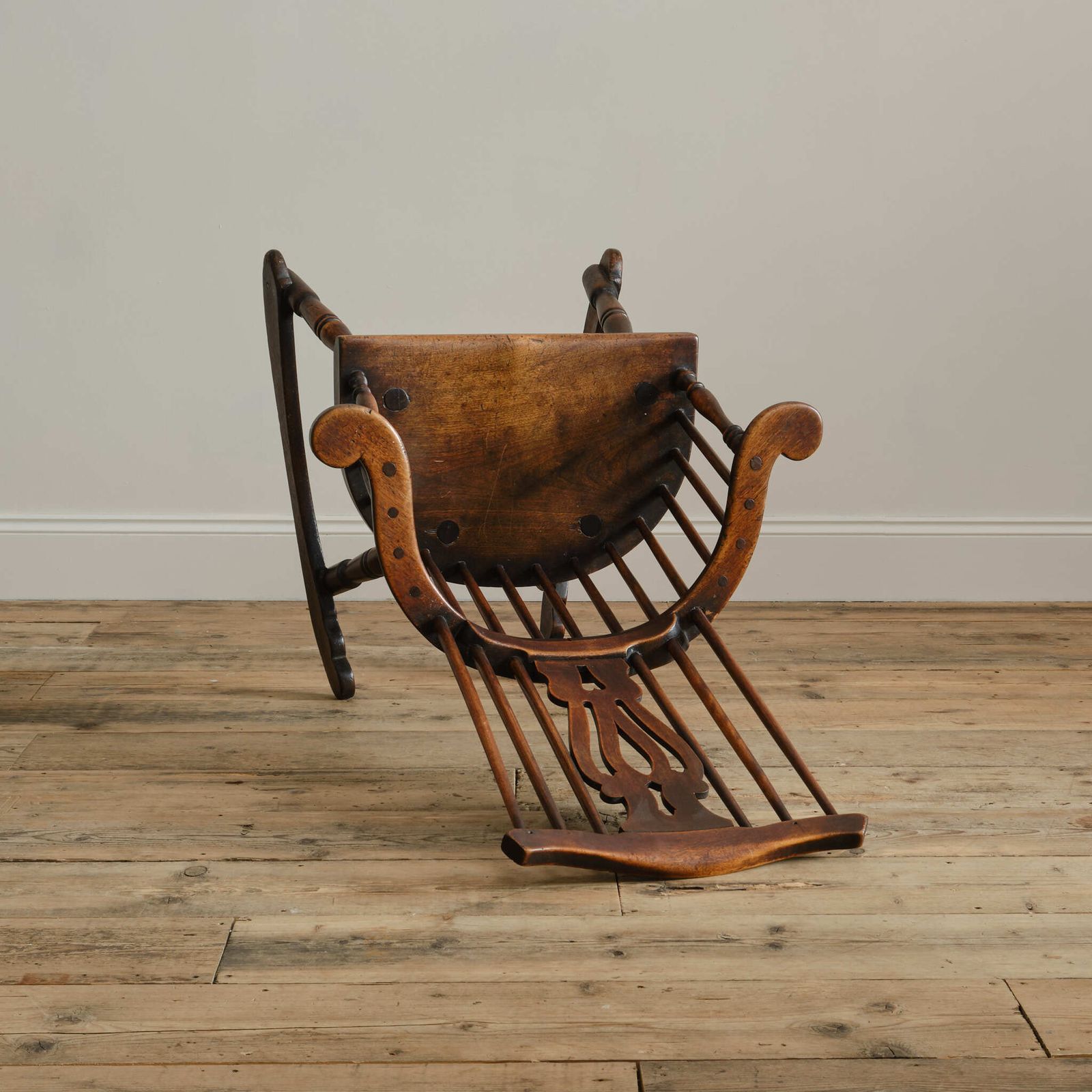 photo buy Late 18th Century Thames Valley Rocking Windsor Chair
