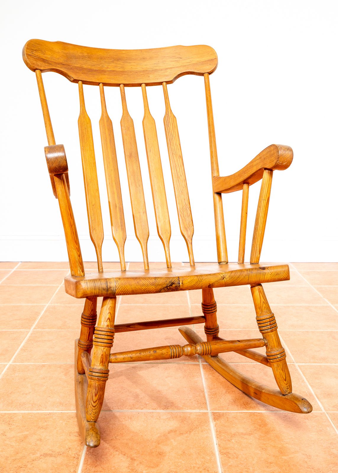 550.0 Blonde Windsor Rocking Chair Arrowback American Farmhouse Bent Bros Mcm Hitchcock Chair Mid Century Country Vintage Beech Pine Solid Wood photo