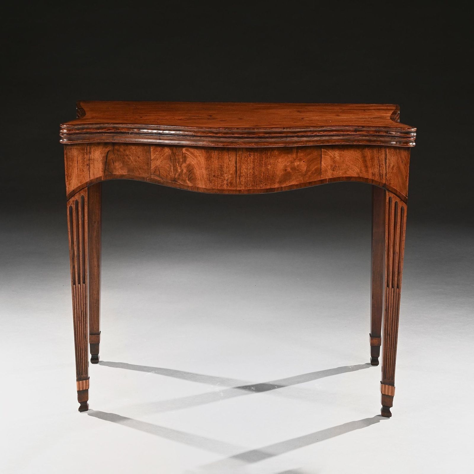 George III Mahogany Serpentine Tea Table Of Exceptional Colour And Patination photo vinterior