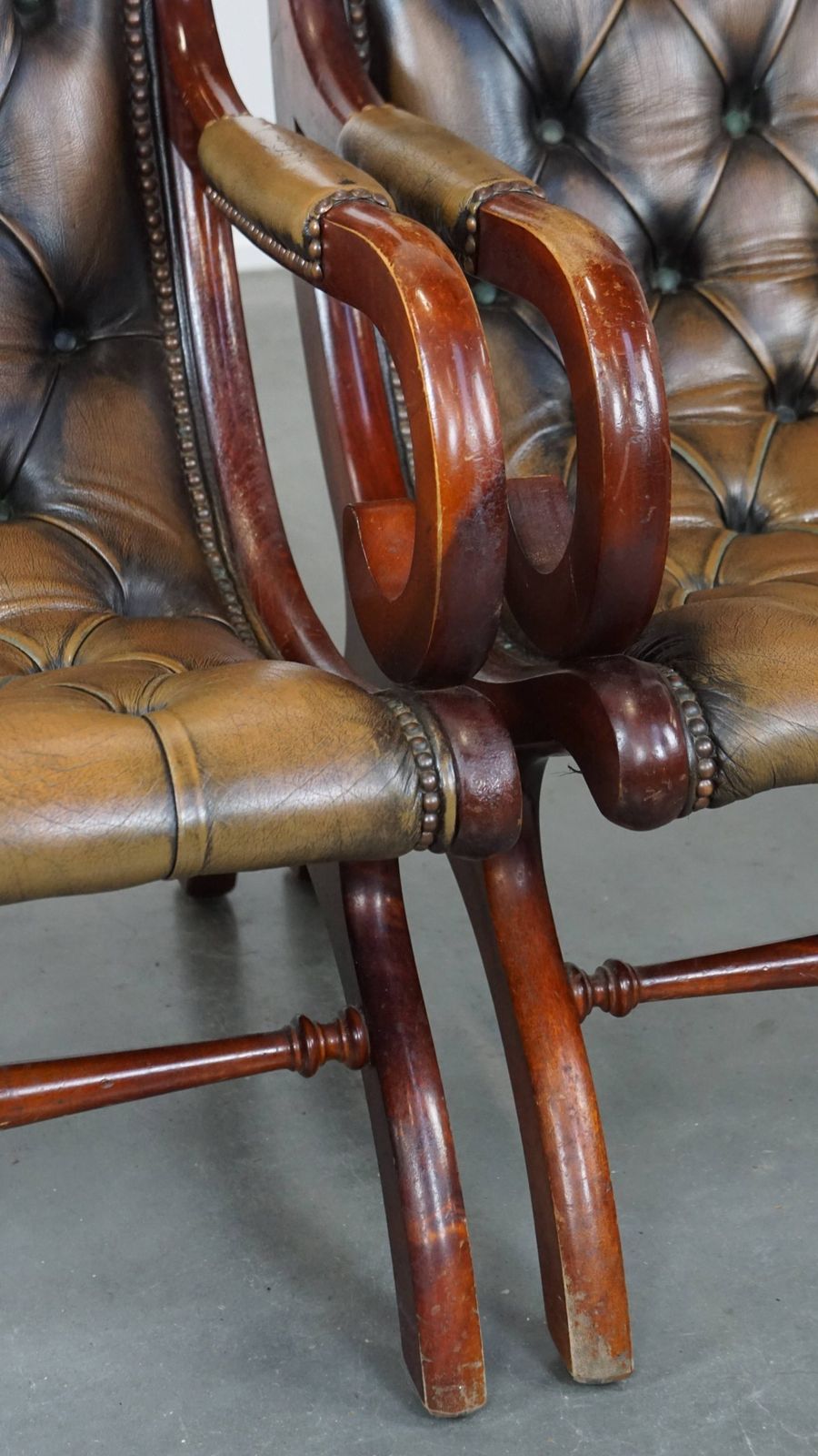 photo for sale Set Of 2 Elegant And Characterful Green Vintage Cowhide English Chesterfield Armchairs Combined With Wood