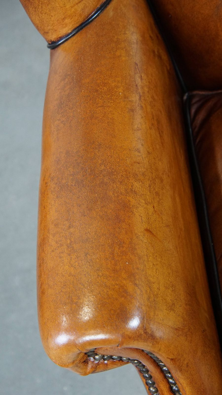 Stylish, Spacious Sheepskin Armchair In A Warm Colour And With Excellent Seating Comfort photo buy