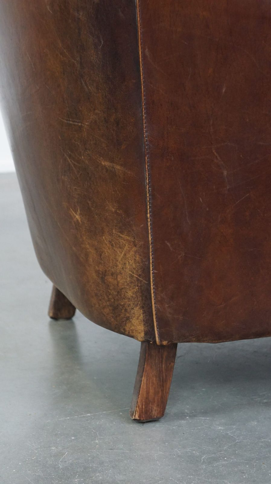 Statige Engelse Stijl Club Fauteuil Met Schapenleren Bekleding photo buy