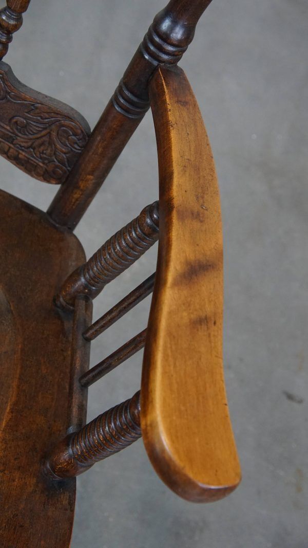 Beautiful Antique English Spindle Chair With Beautiful Carvings And A Charming And Graceful Appearance photo vintage