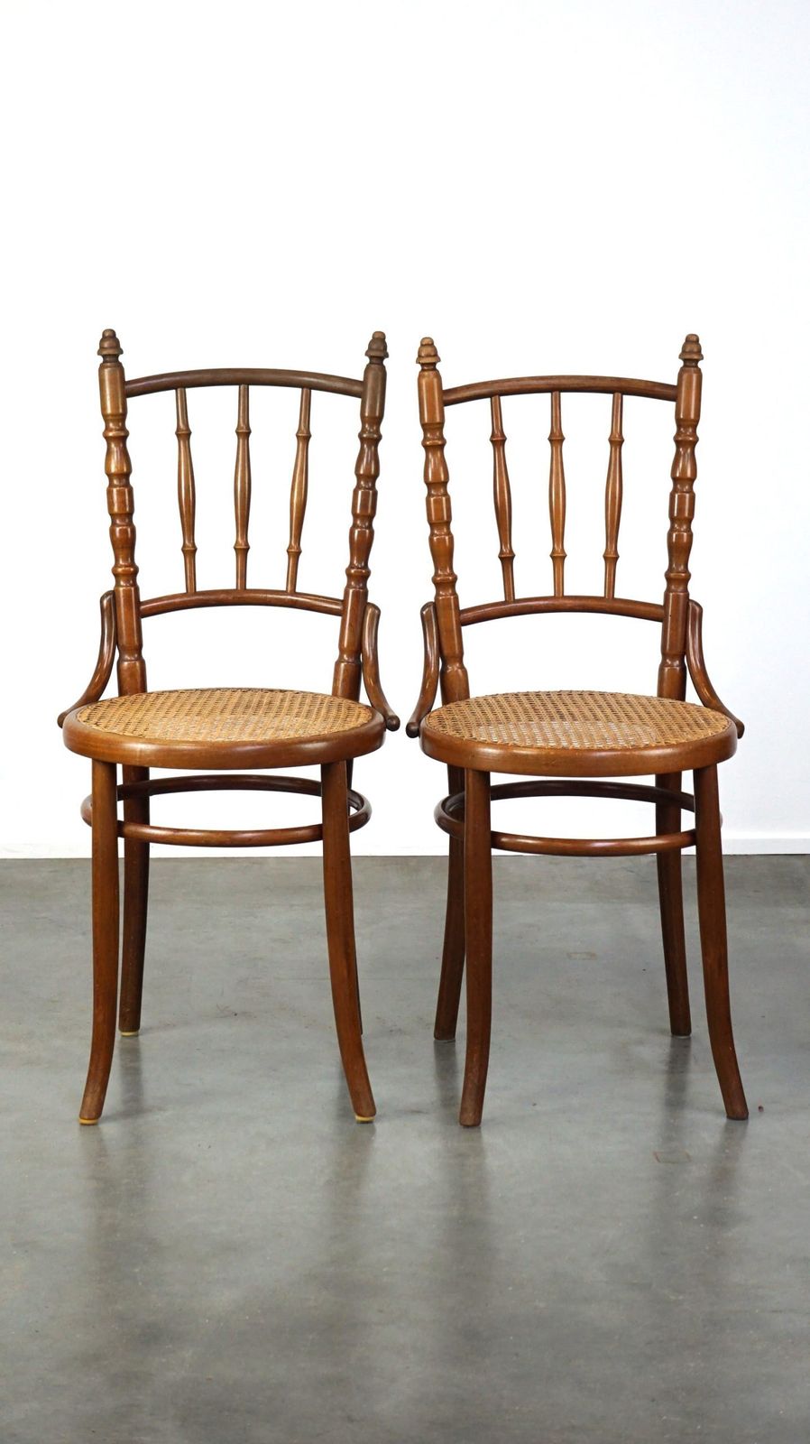 Set Van 4 Vintage Bistrostoelen In Thonet Stijl photo furniture