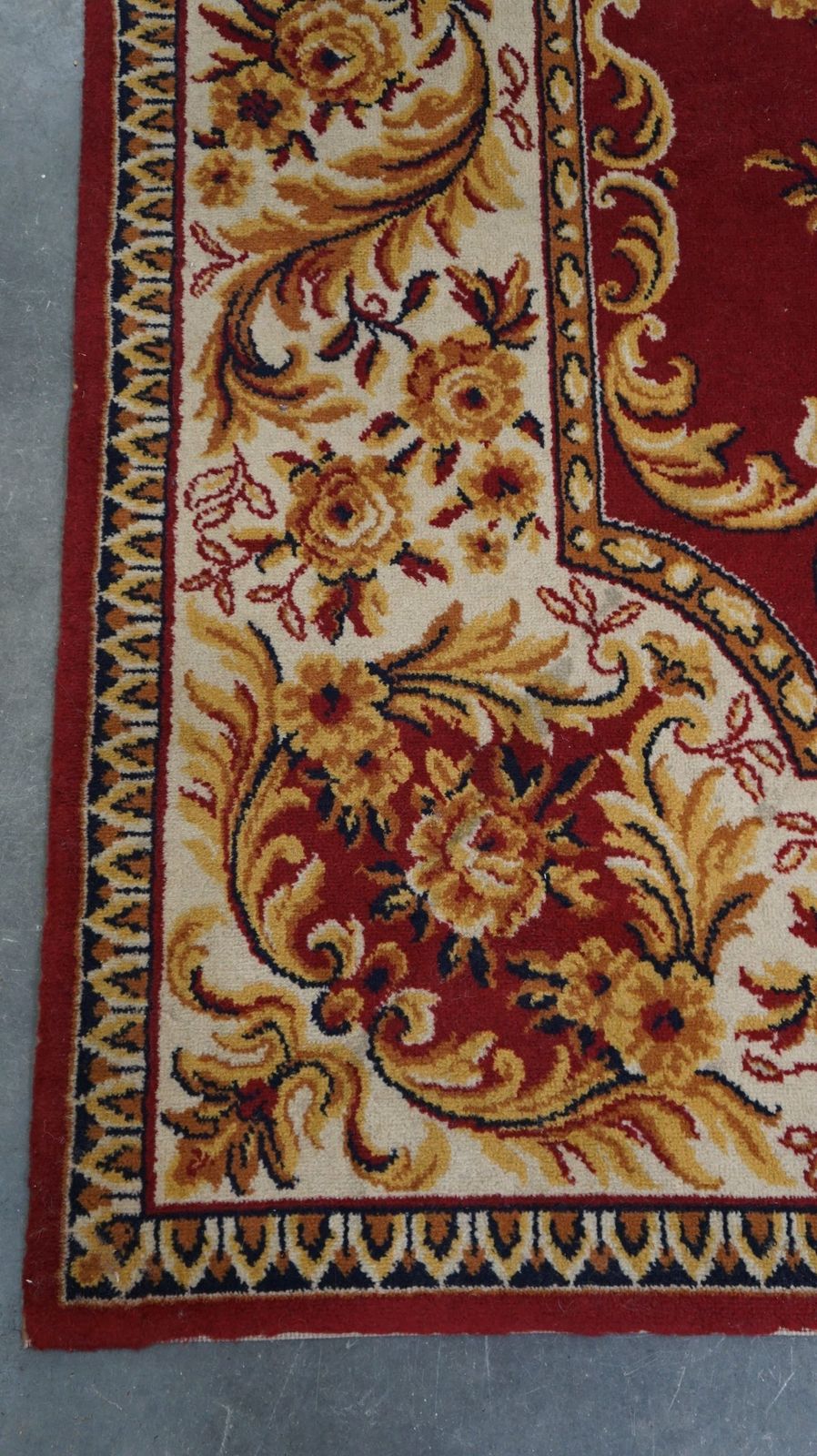 Red Oriental Wool Rug With Yellow Flowers 285x200cm photo Textiles