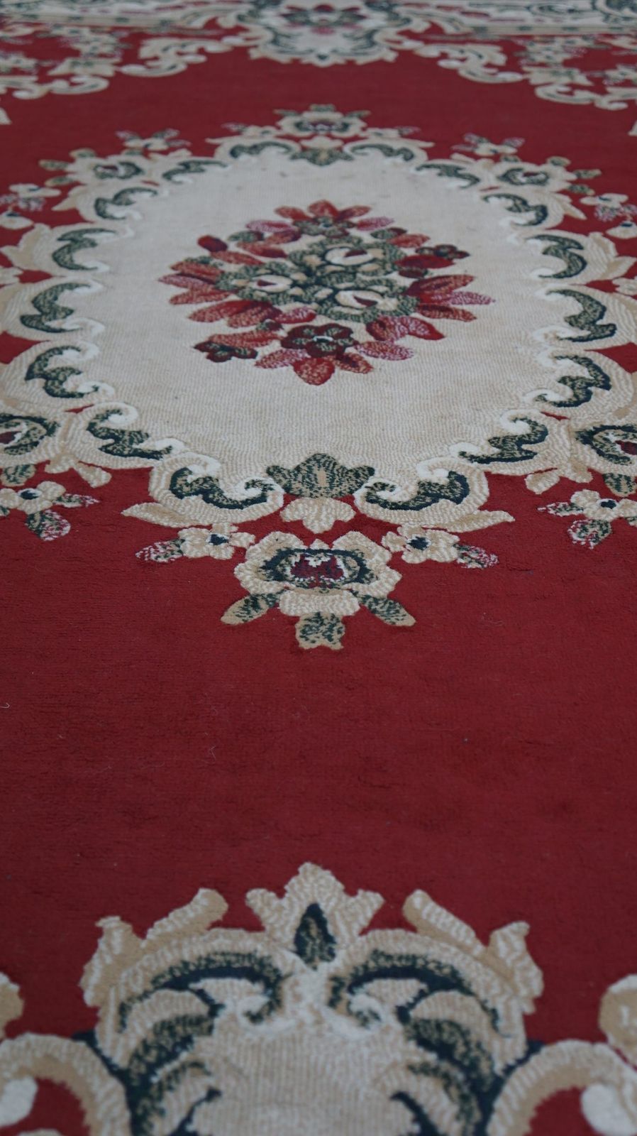 Oosters Tapijt In Rood, Beige En Groen, 267 X 180 Cm photo furniture