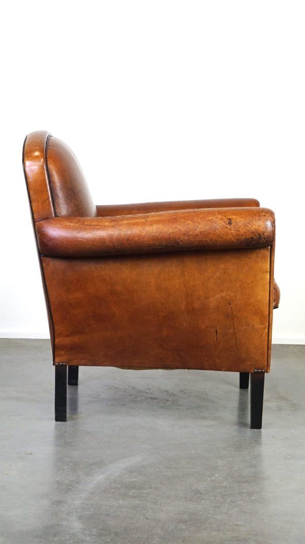 Vintage Schapenleren Fauteuil – Stijlvol En Comfortabel photo for sale