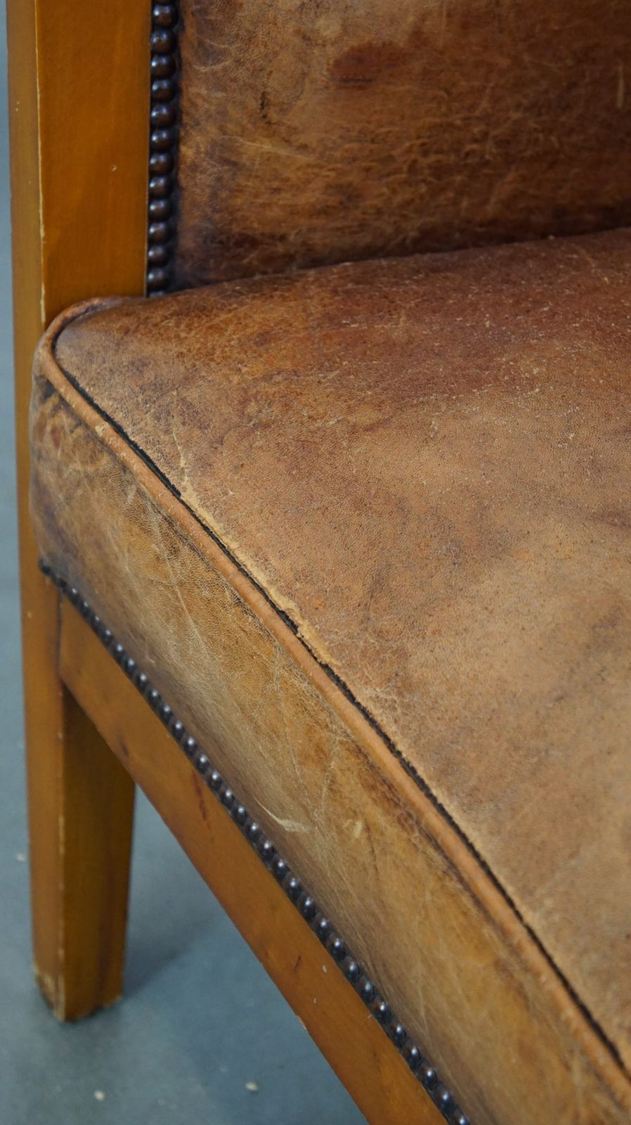 photo buy Stately, Luxurious Sheepskin Art Deco Design Armchair Combined With Wood