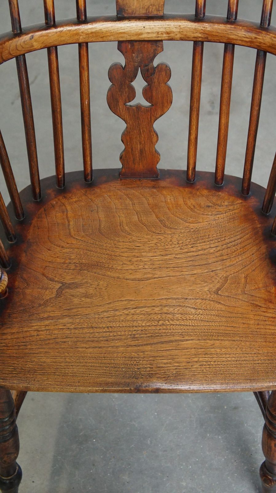 Very Nice, Practical Antique English Highback Windsor Dining Chair With Graceful Details photo vinterior