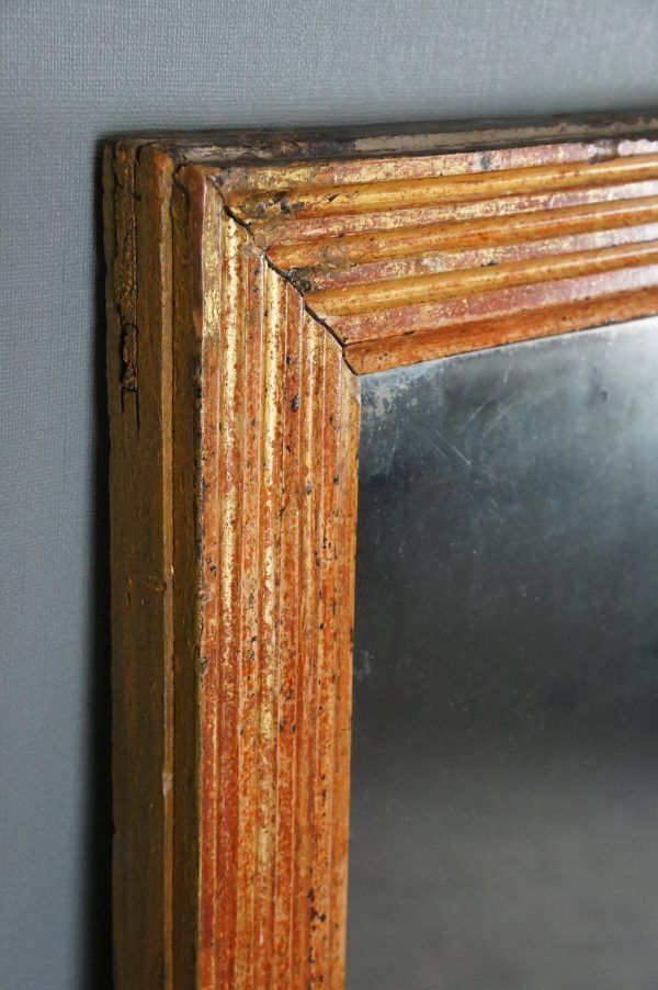Grote Antieke Vergulde Schouwspiegel Met Patina, 18e Eeuw photo for sale