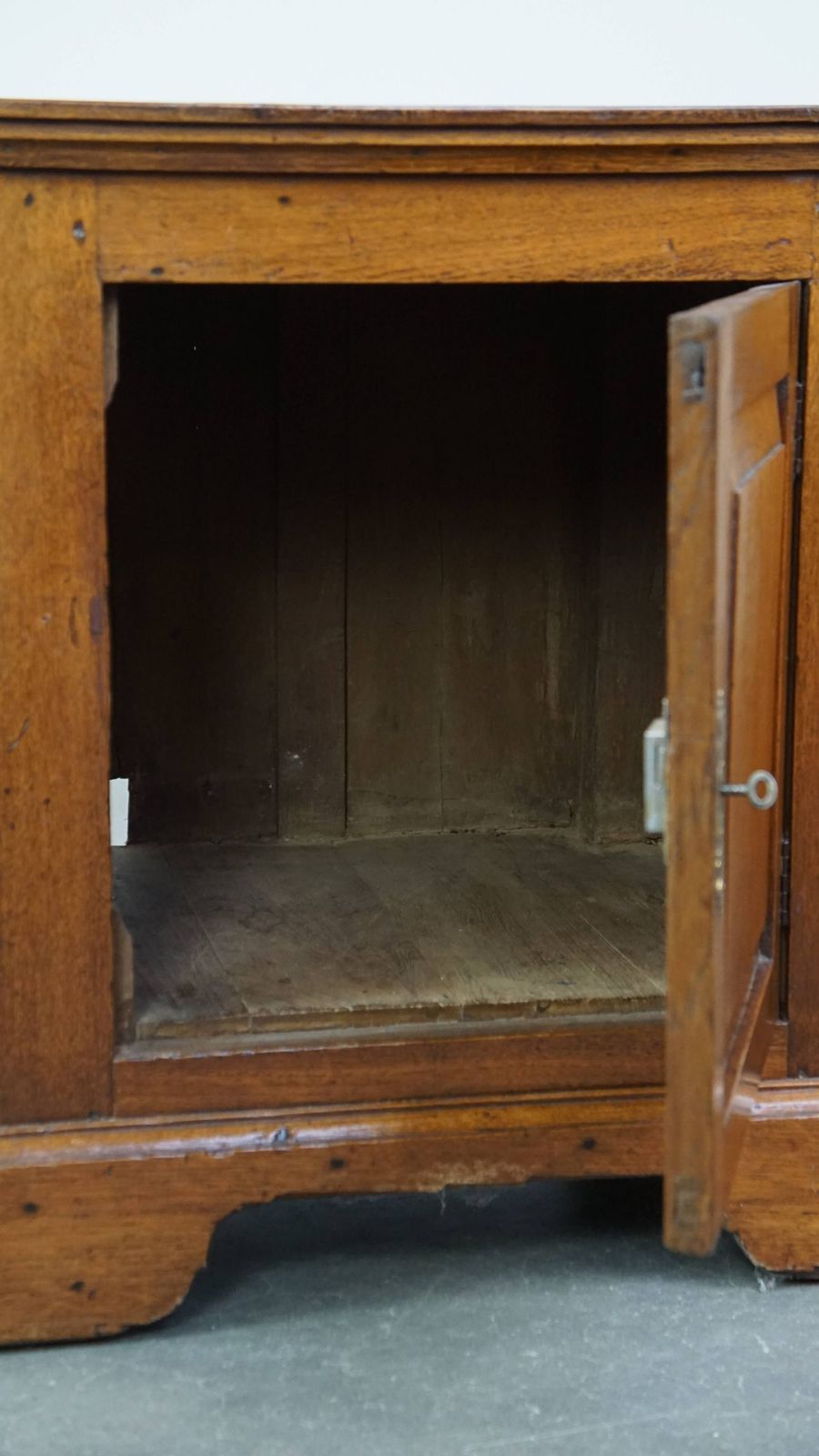 Antique English 1 Door Cabinet Side Table From The Mid/Late 19th Century photo vintage