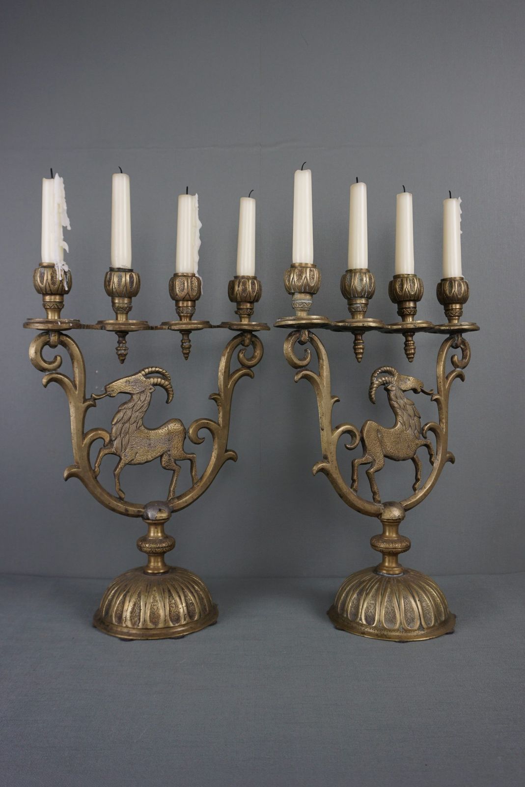 Set Van 2 Rijk Gedecoreerde Antieke Kandelaars, Ram photo furniture