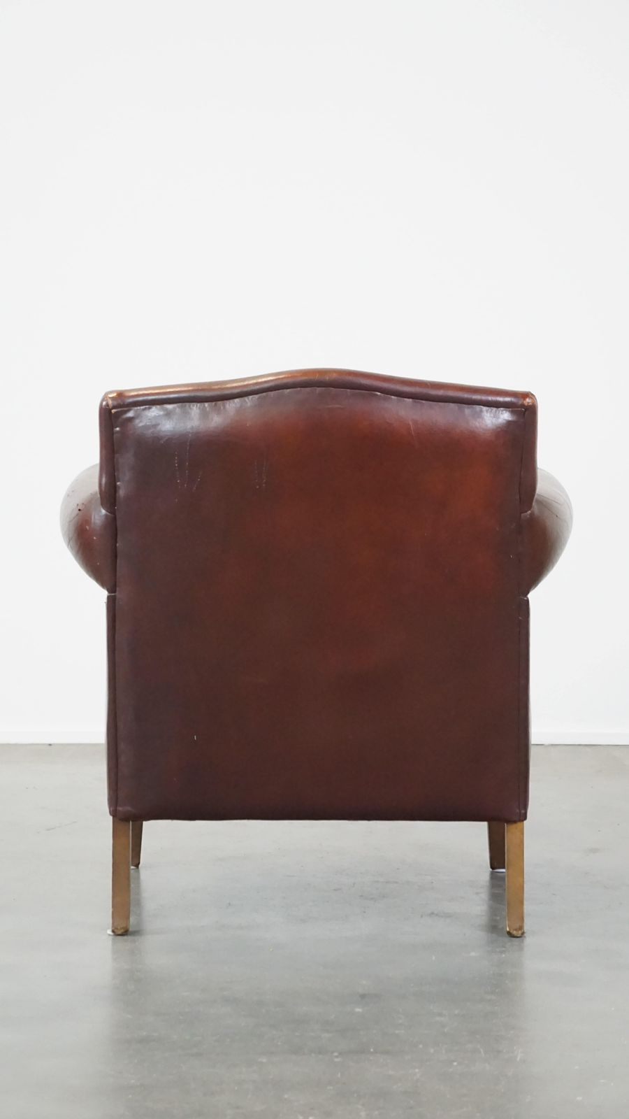 Strak Afgewerkte Fauteuil Van Schapenleer photo Meubels