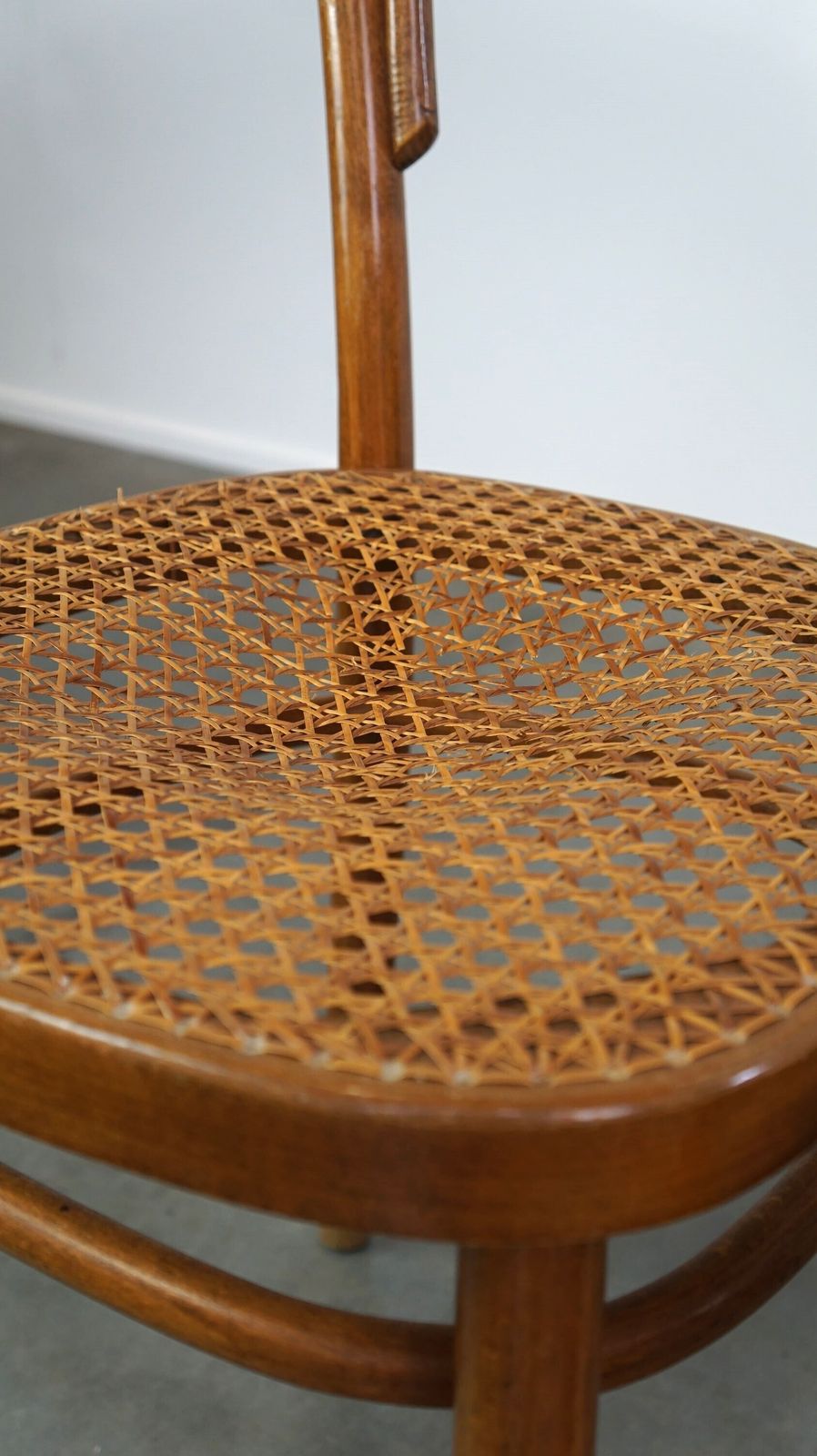 photo furniture Nice Set Of 2 Brown Vintage Thonet/Bistro Chairs With Woven Seats