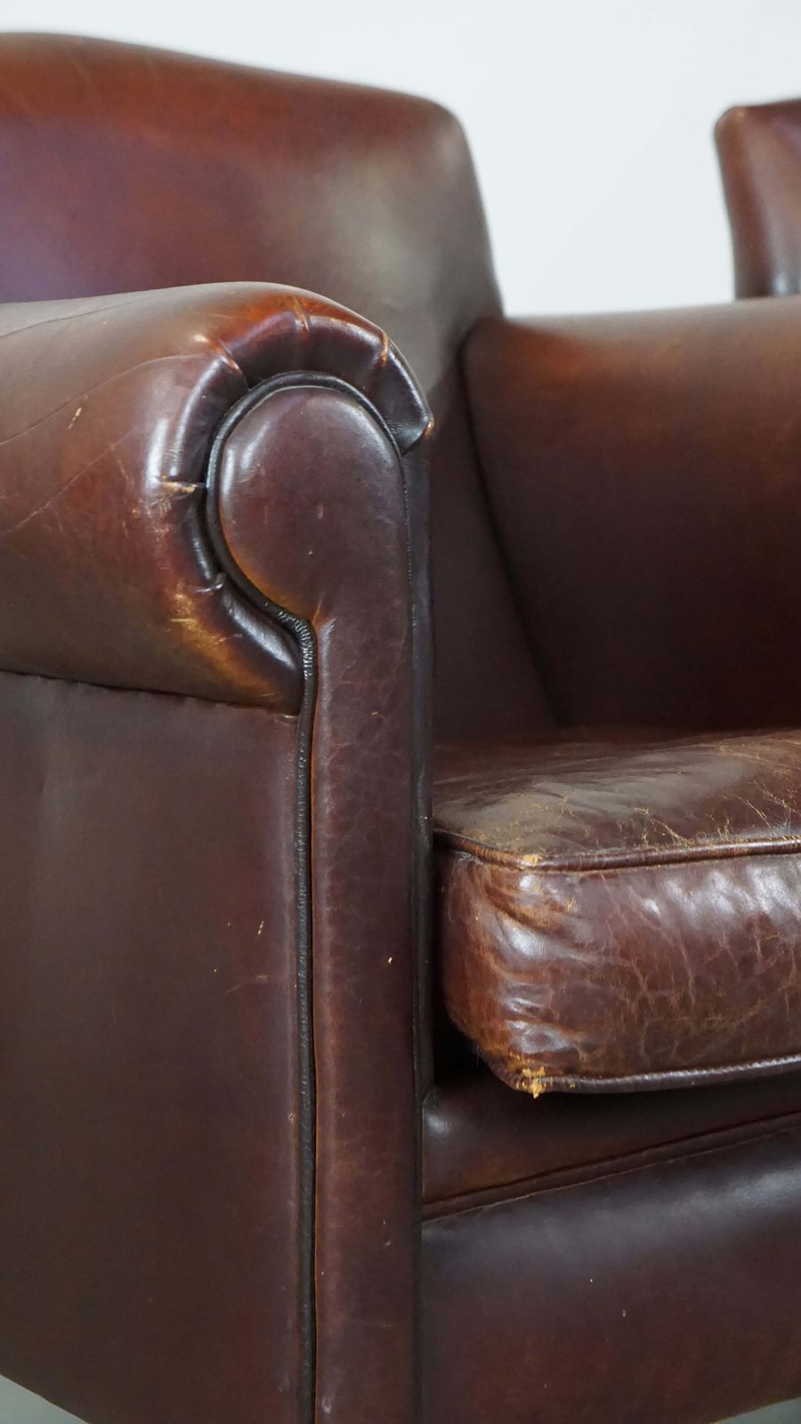 1471.1214 Set Of 2 Beautiful, Sleekly Finished Design Armchairs/ Armchairs Made Of Sheep Leather photo