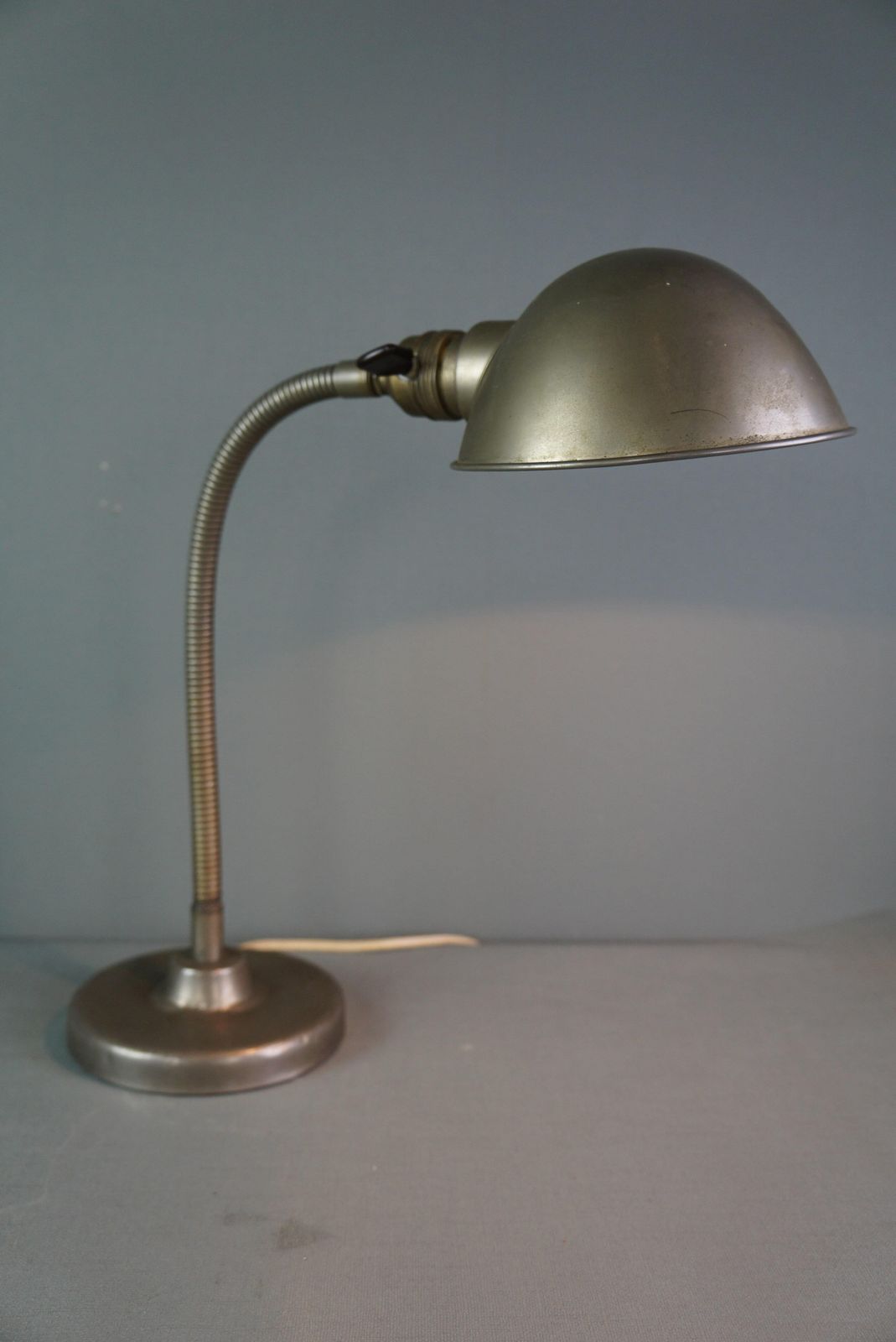 Vintage Metalen Bureaulamp Met Gooseneck photo Verlichting