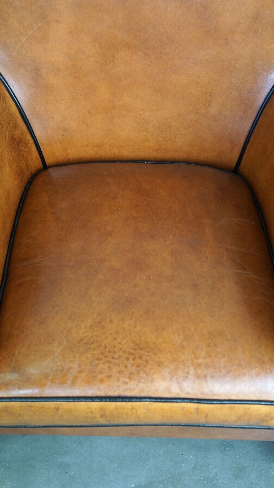 Schapenvacht Fauteuil In Zeer Goede Staat Met Luxueuze Uitstraling photo vinterior