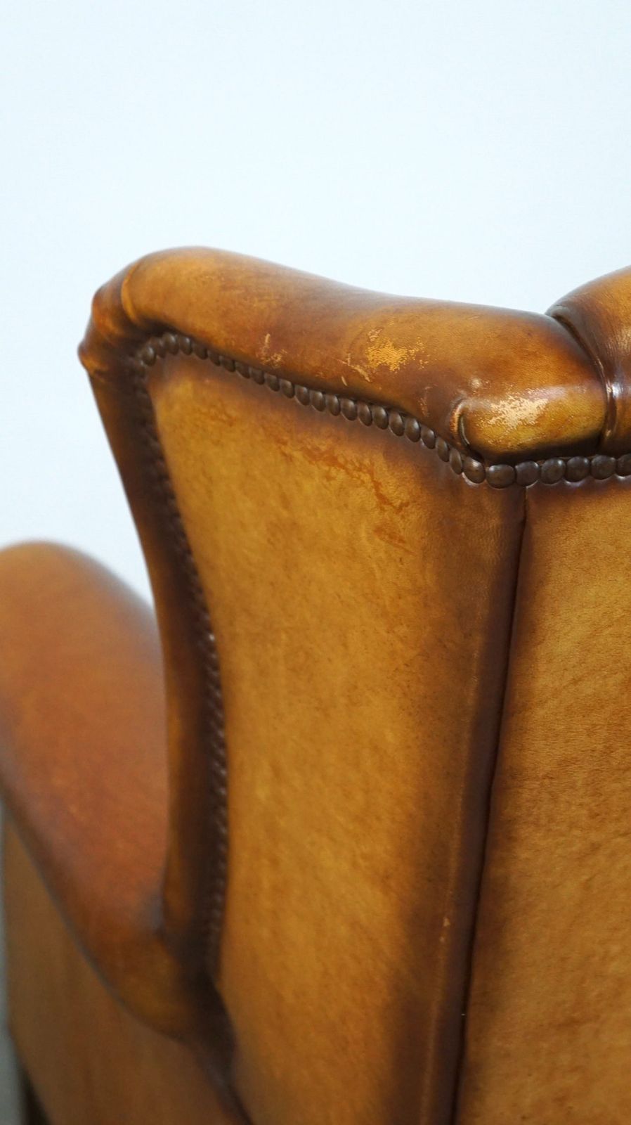 Meubels Comfortabele Schapenleren Oorfauteuil Met Mooie Patina photo