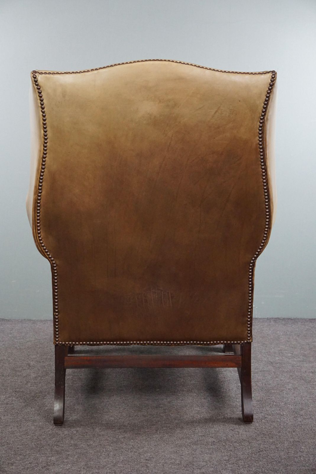 Royal Cowhide Leather Armchair In Very Good Condition photo Furniture