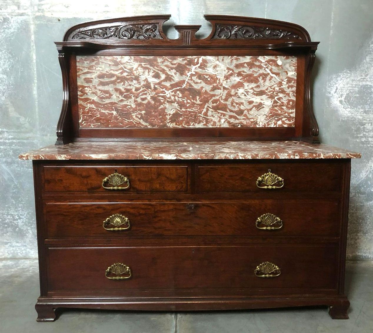 An Absolutely Superb Quality Late Victorian Mahogany And Rouge Marble Washstand.