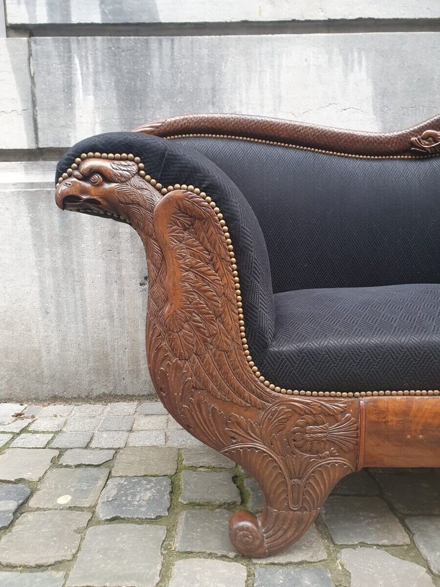 Walnut Chaise Longue Carved With Eagle And Fish Motifs (A Few Small Snags In The Veneer) photo vinterior
