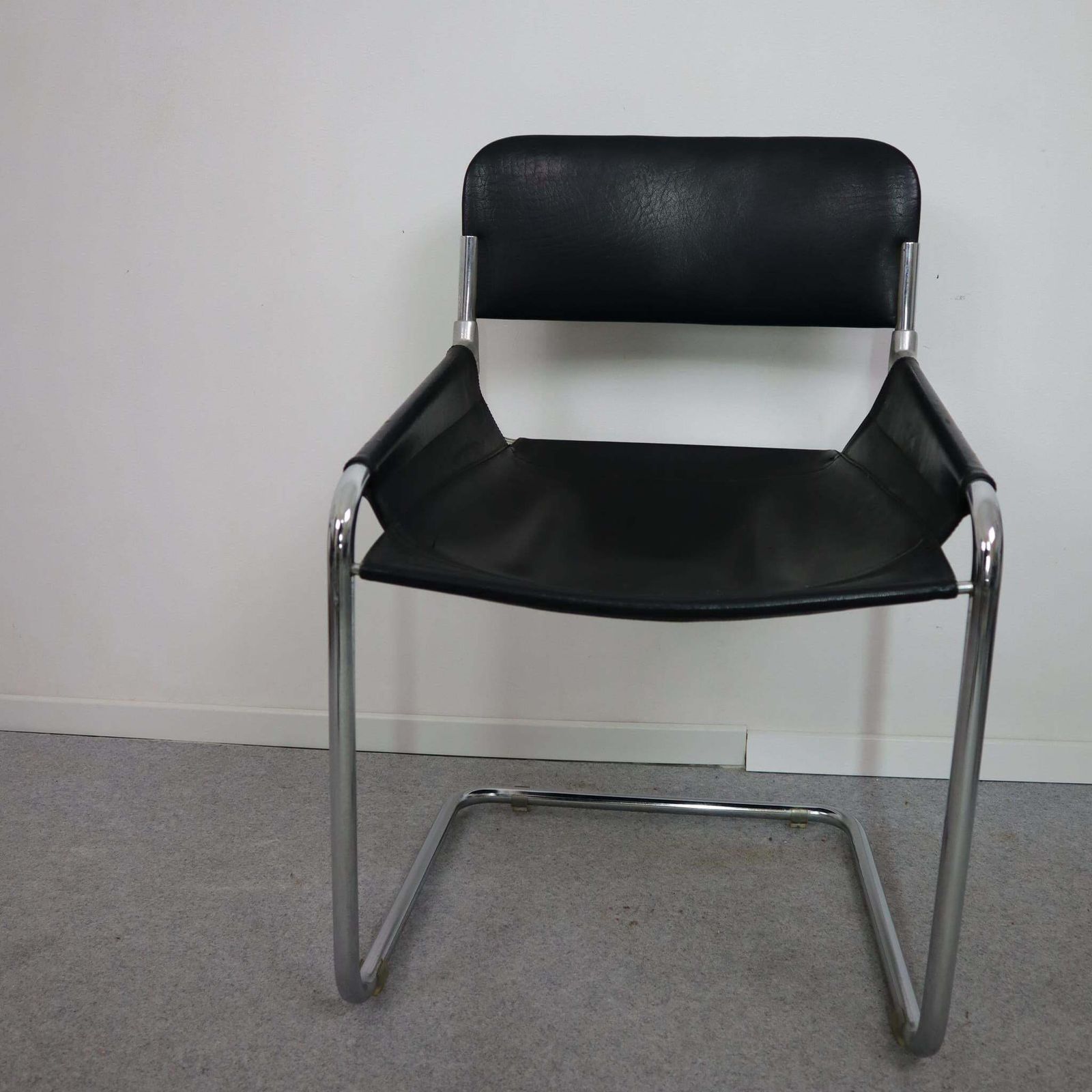 Set Of Five Mid Century Modern Leather Chairs, Italy, 1970s photo Furniture