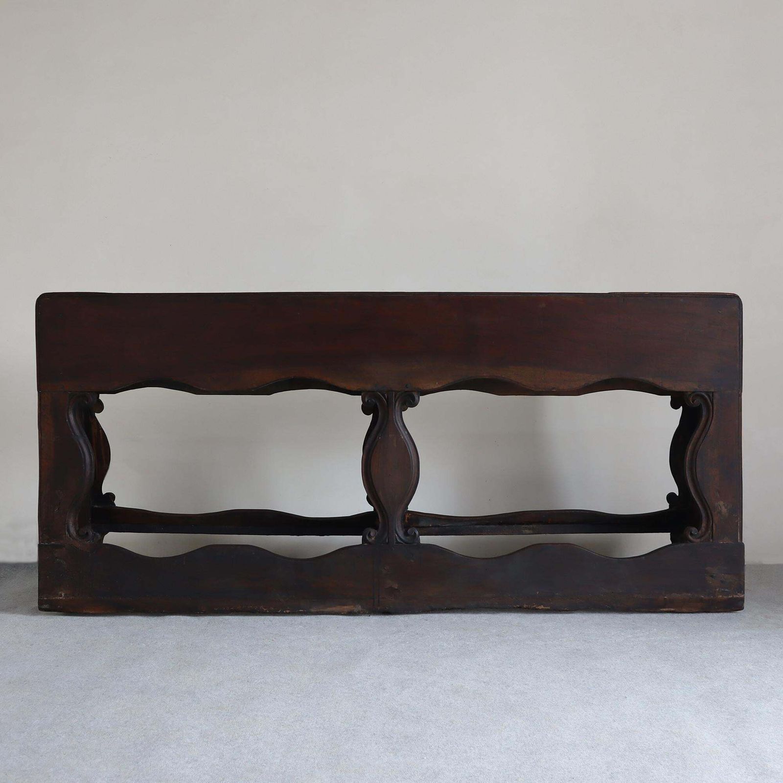 7849.0 18th Century Walnut Prayer Kneeler From The Collection Of Italian Prince photo