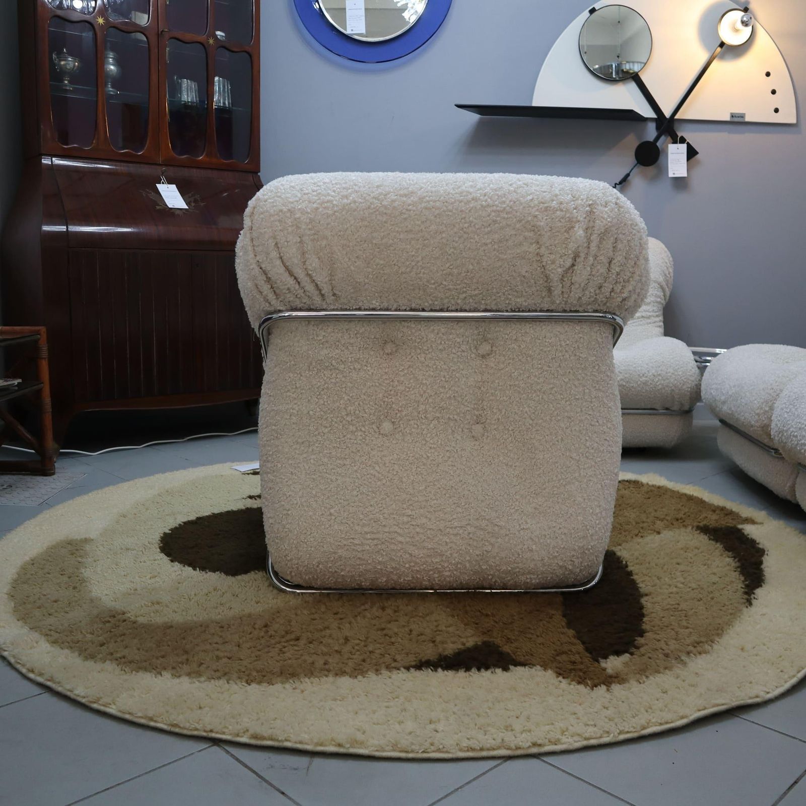 Mid Century Modern White Boucle Lounge Chair 'Corolla' By I.P.E. Italy, 1970s photo vintage