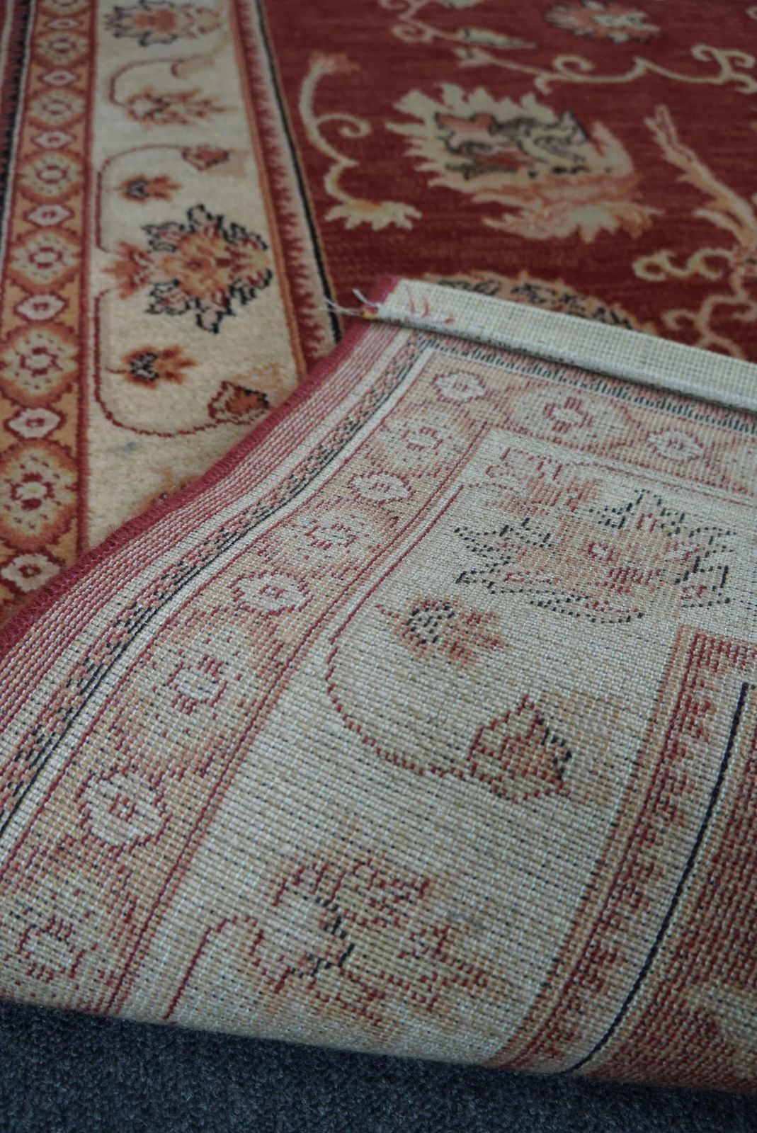 Warm Vloerkleed In Rode En Gele Tinten, Gemaakt Van Schapenwol, 325 X 170 Cm photo for sale