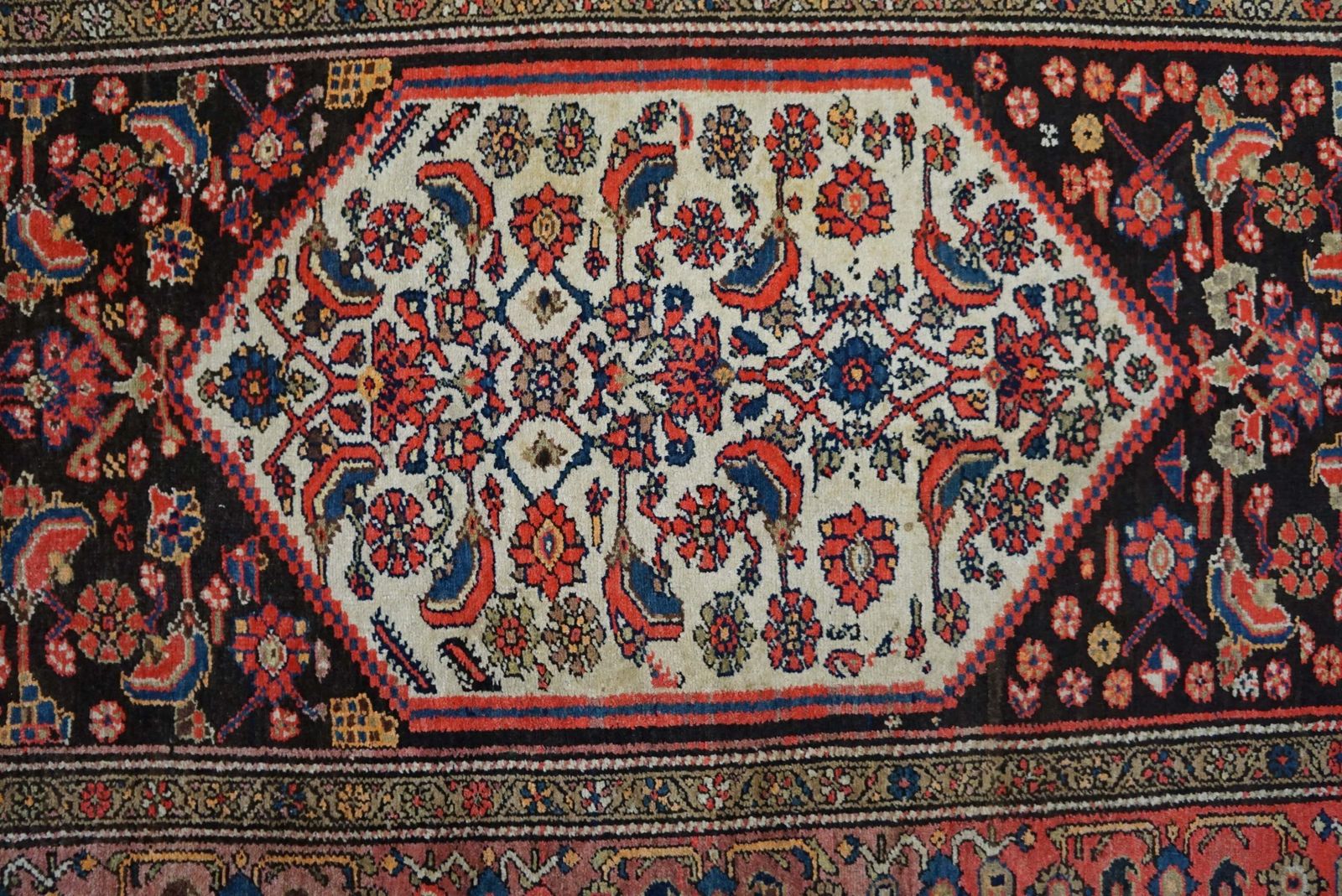 Handgemaakt Vloerkleed Met Warme Kleuren En Oosterse Patronen, 225 X 115 Cm photo Textiel