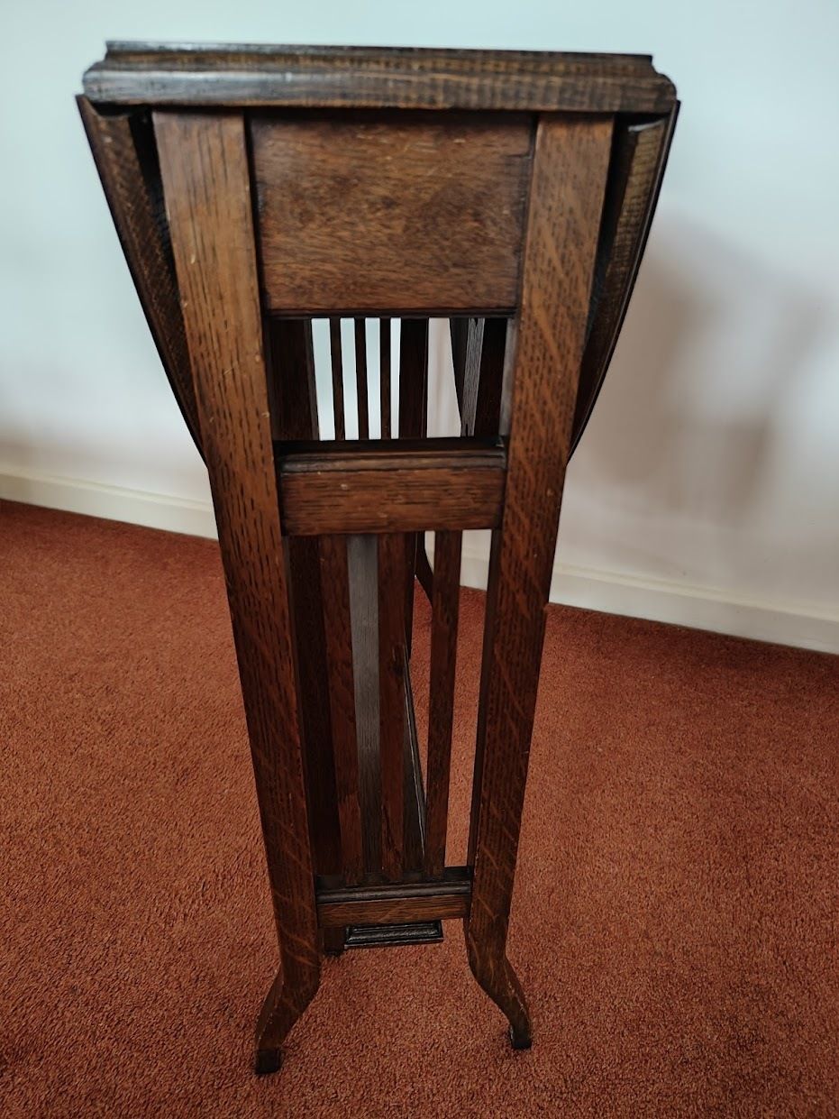 Antique Gate Leg Occasional Table With A Pair Of Drop Leaves In Oak photo vinterior