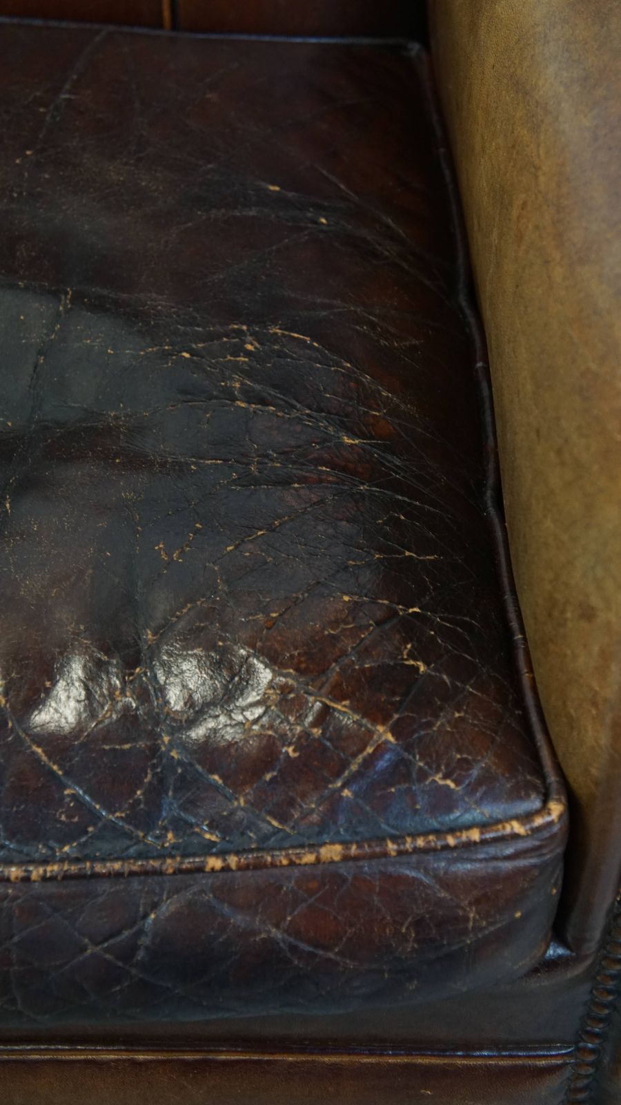 623.9807999999999 Karaktervolle Fauteuil Met Subtiele Patina In Schapenleer photo