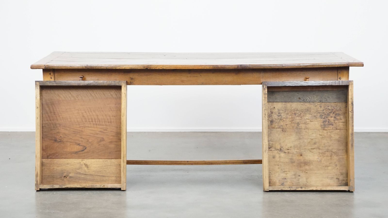 Antieke Franse Boerentafel Van Eiken Met 2 Lades En Authentieke Details photo for sale