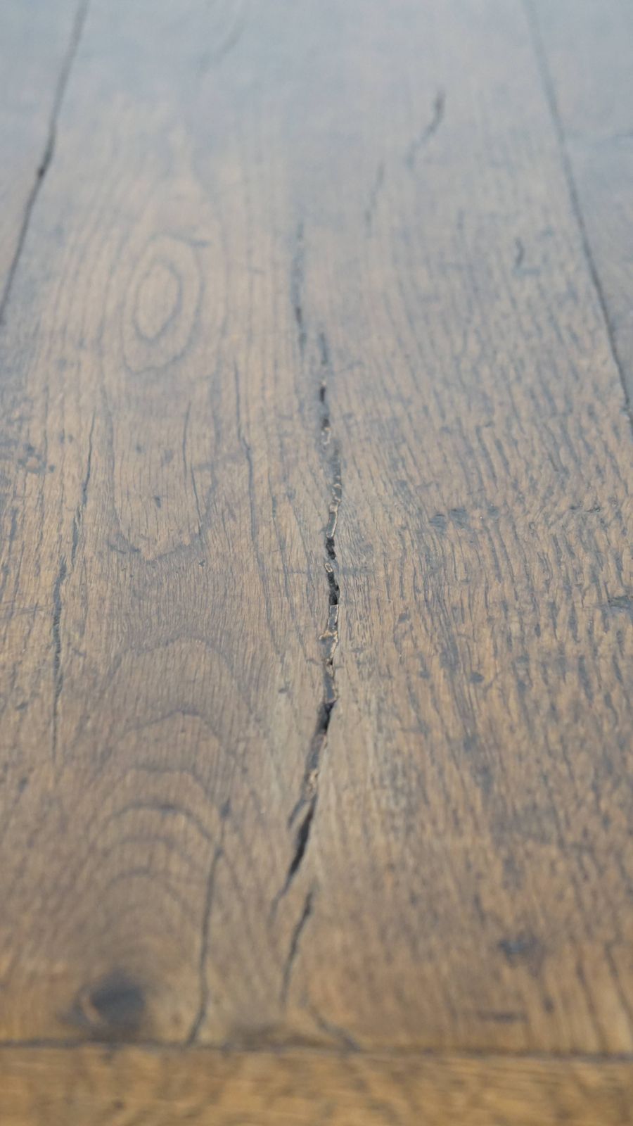 photo vintage Beautiful Antique French Farm Dining Table Made Of Oak With 2 Drawers And Original Details