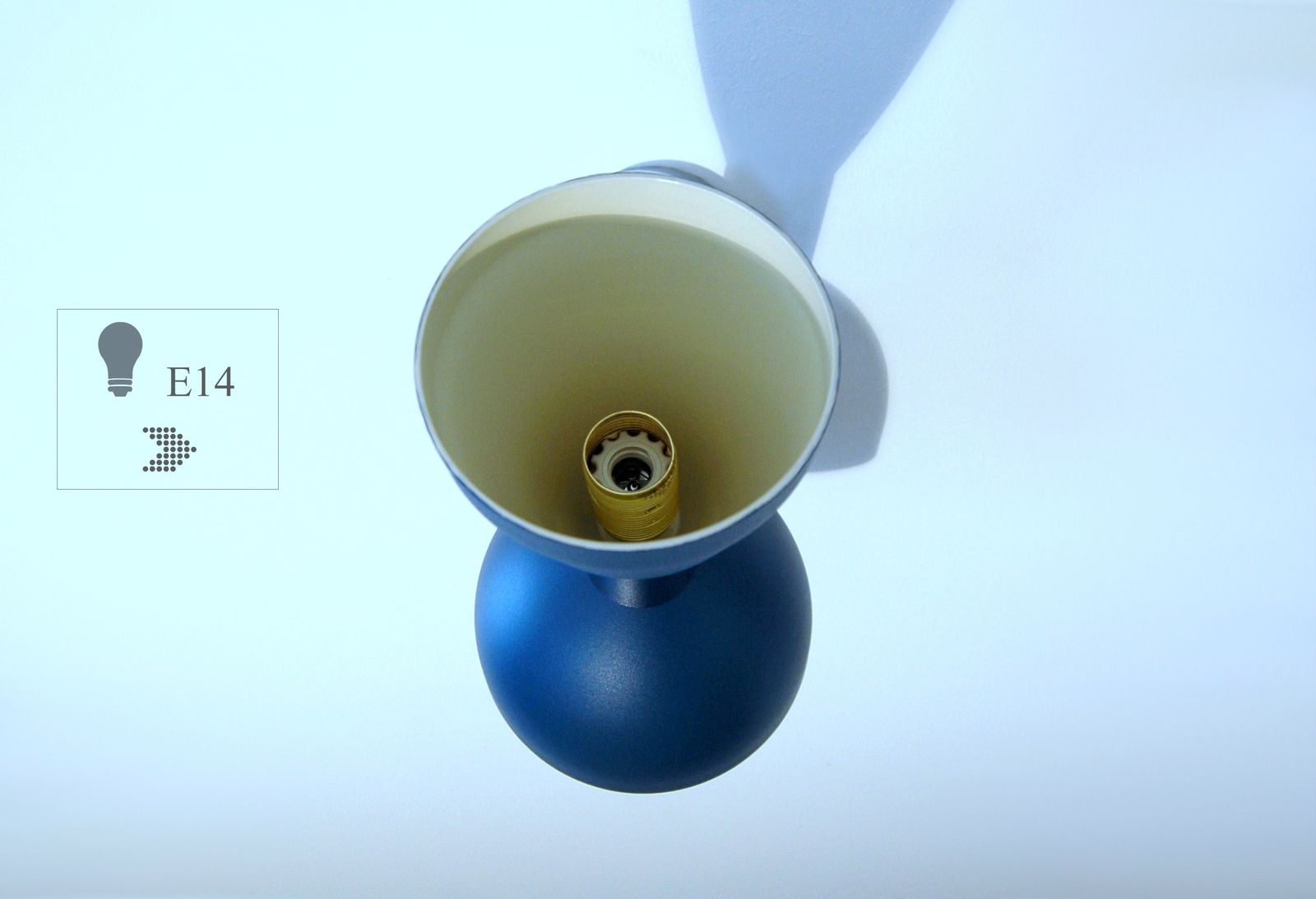 photo furniture Pair Of Wall Lamp Art. A 124 Metal And Chromed Brass / Blue Opaque
