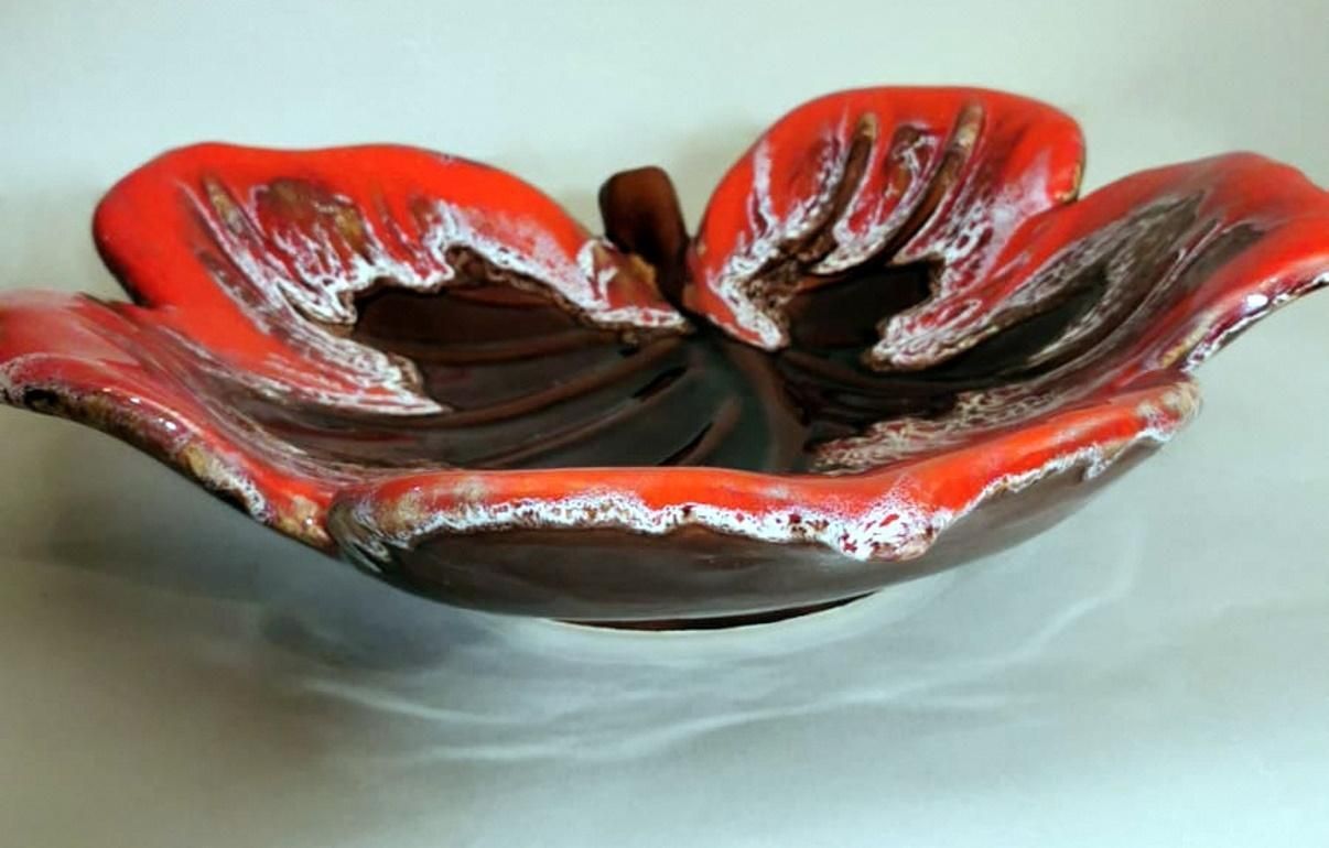 photo furniture Vallauris France Colorful Ceramic Table Centerpiece Leaf Shaped