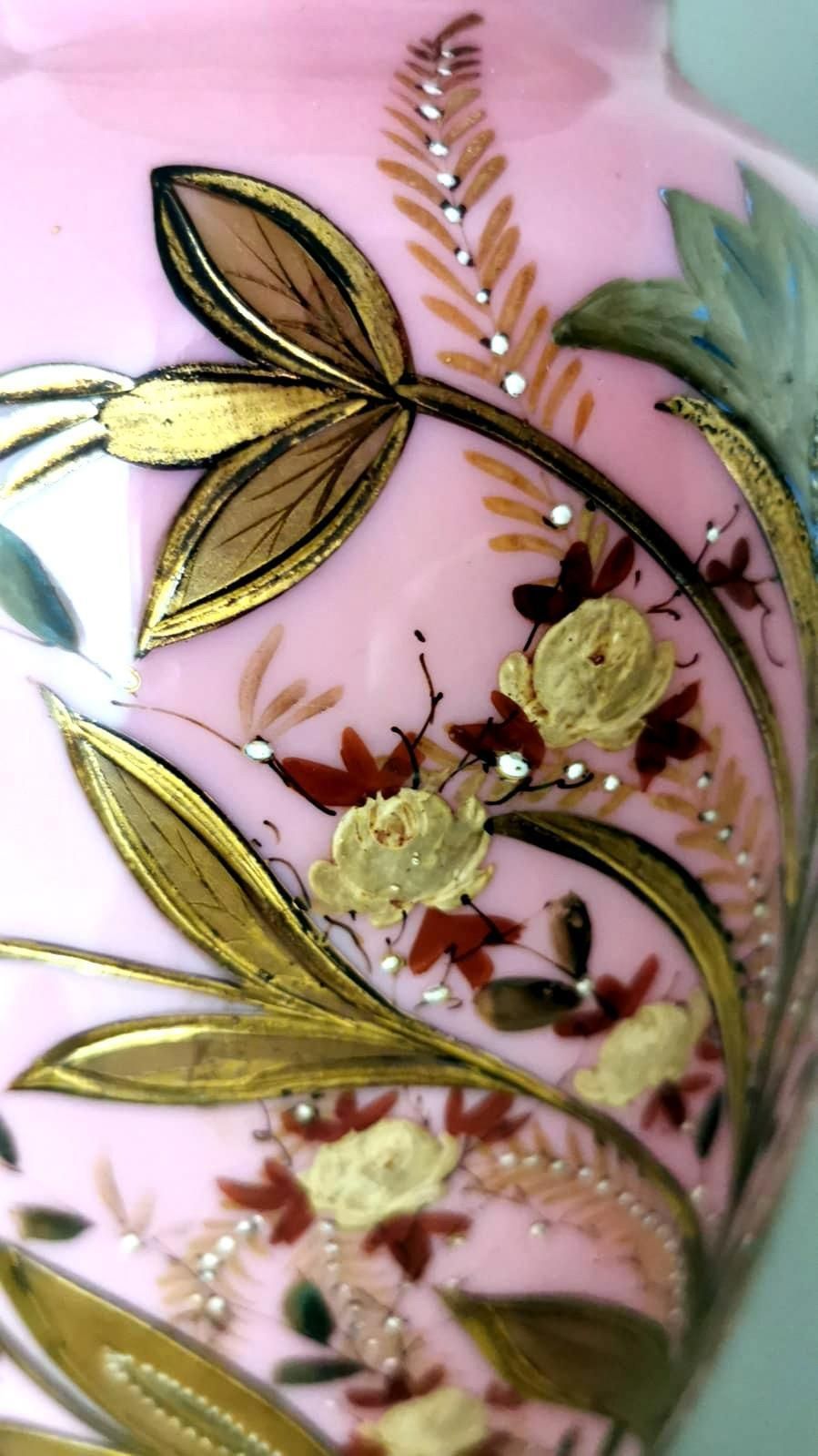 photo furniture Napoleon III Style French Lamp In Hand Painted Opaline Glass