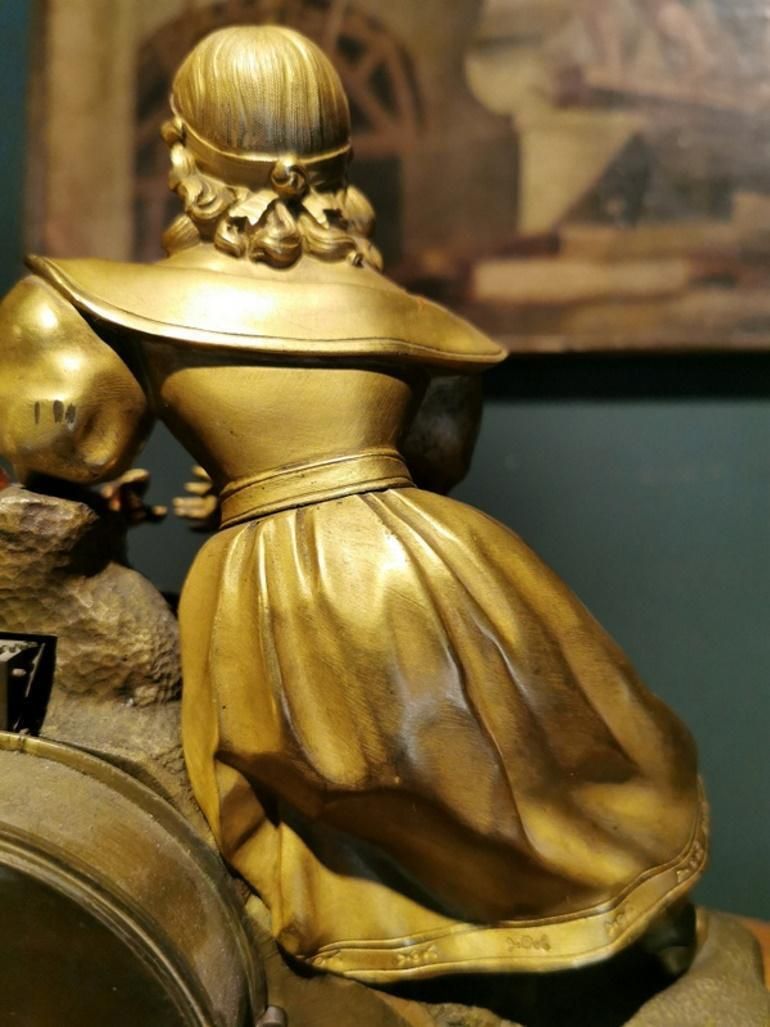 photo vinterior Louis XVI Style French Mantel Clock In Gilded Bronze