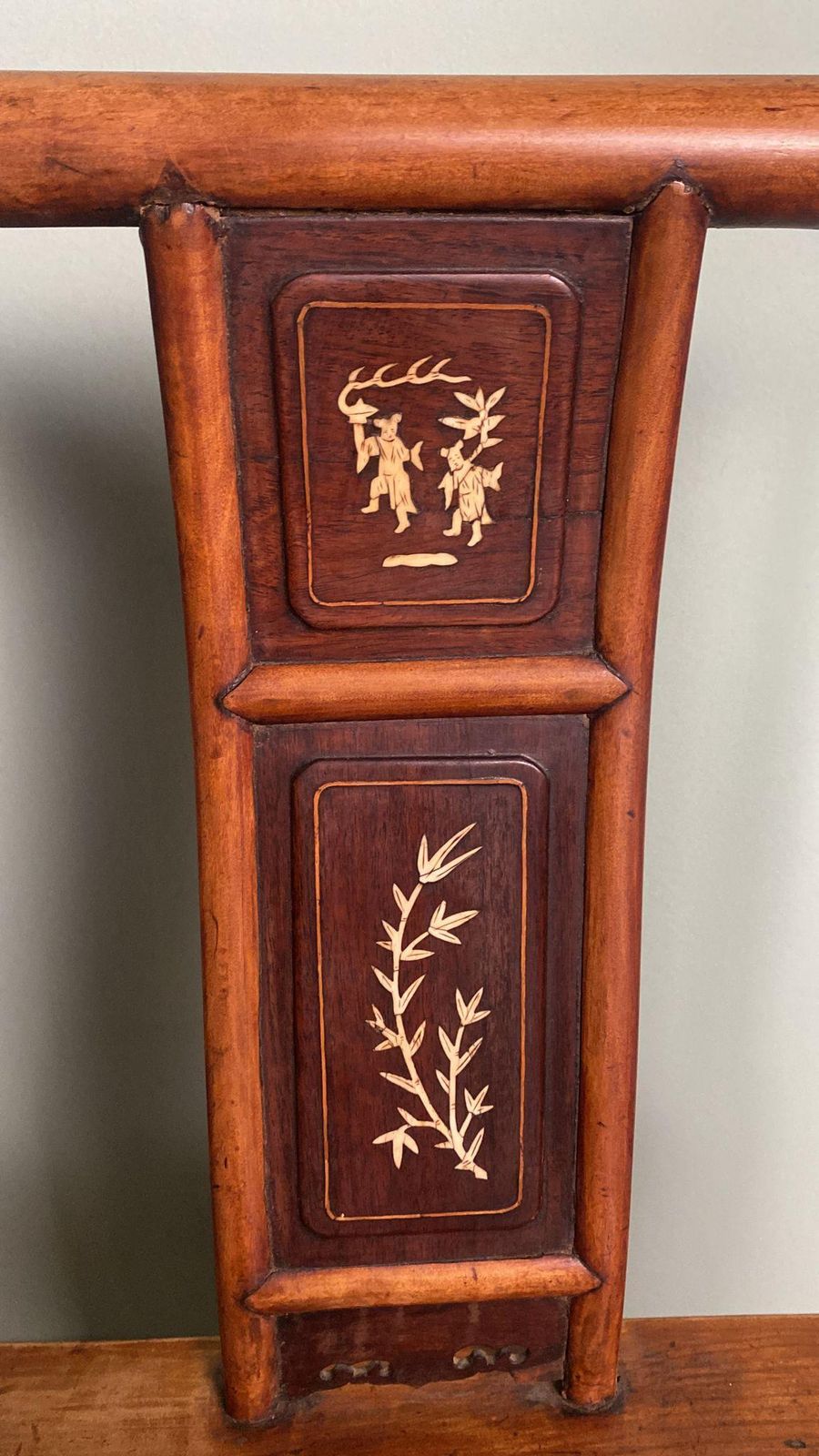 photo vinterior Ming Dynasty Style Four Chinese Ceremonial Chairs