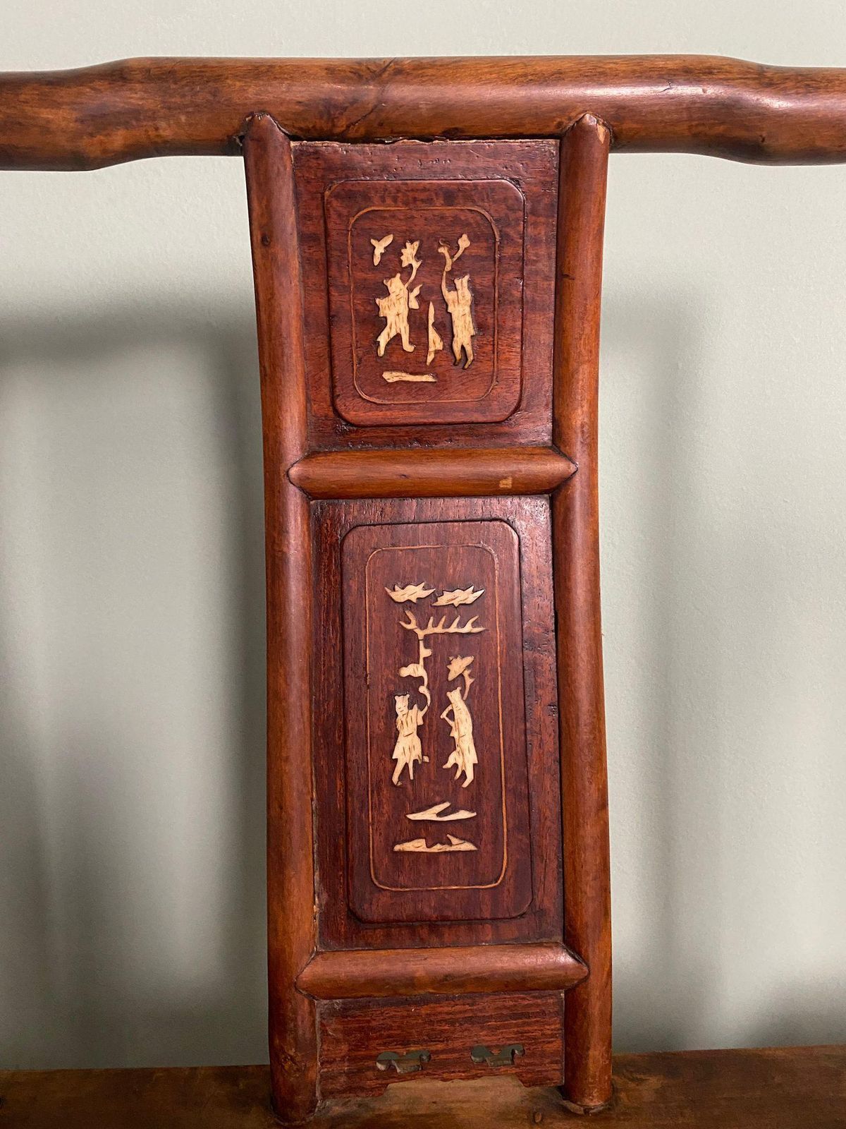 photo vintage Ming Dynasty Style Four Chinese Ceremonial Chairs