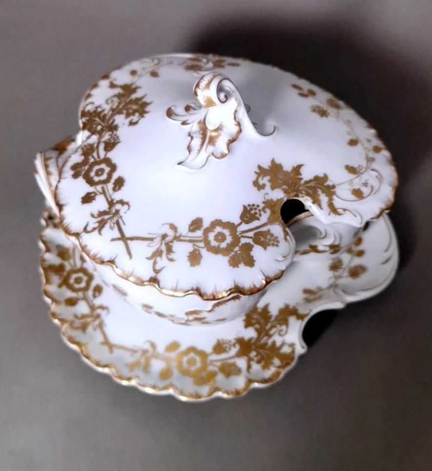 Haviland & Co. Limoges French Gravy Boat In White Porcelain And Gold Decoration photo 381.0