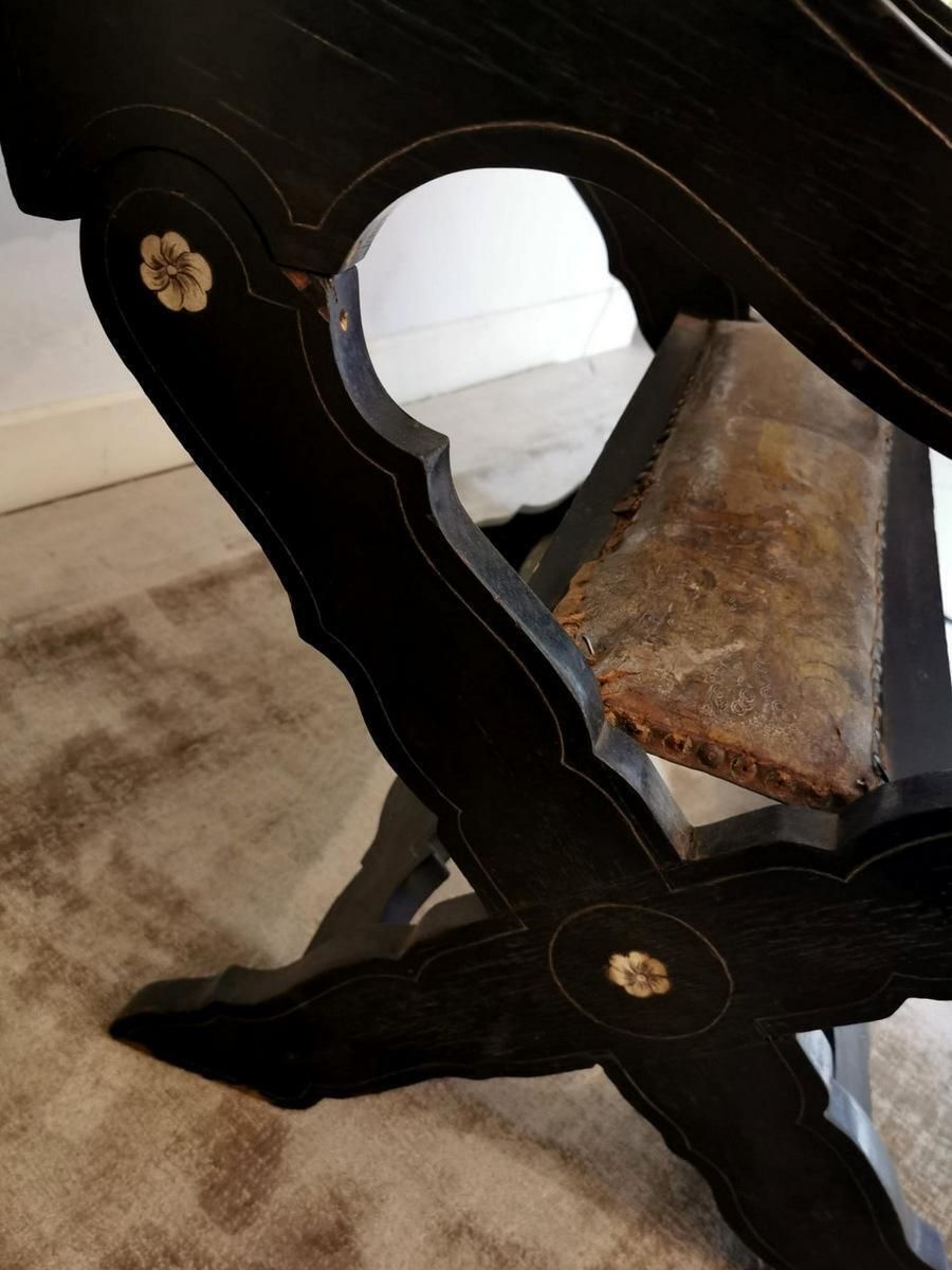 photo furniture Spanish Ancient Ebony Chair With Cordova Leather